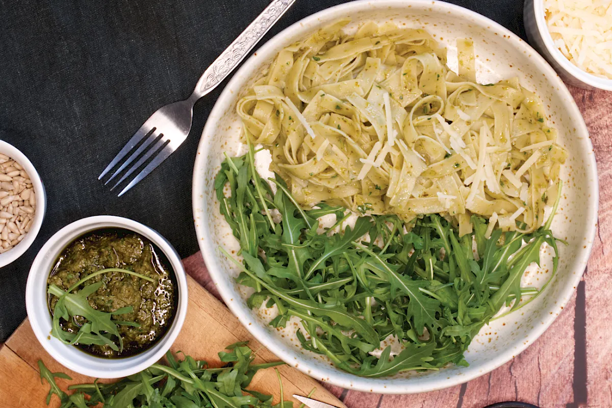 Bandnudeln mit Rucola-Pesto